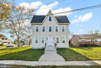 14 River Dr, Riverside, NJ 08075