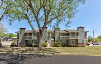 515 W Benton St Unit B, Siloam Springs, AR 72761
