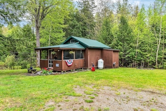11 Oxbow Dr, Mariaville, ME 04605
