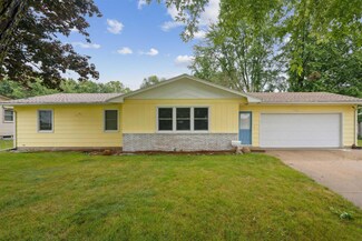 5061 Foulk Rd, Waterloo, IA 50702