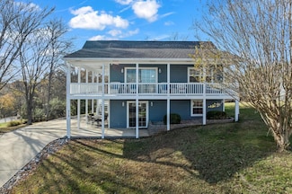 312 Cosby Parris Rd, Byrdstown, TN 38549