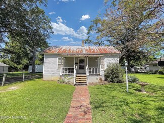301 2nd St, Laurinburg, NC 28352