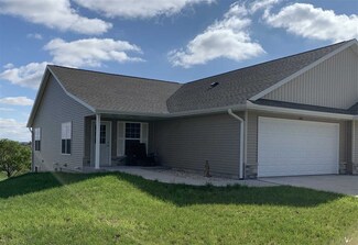 1297 Cody Pkwy, Platteville, WI 53818