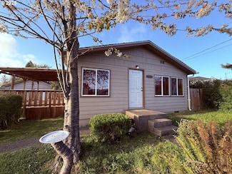 3450 Vine Ave, Coos Bay, OR 97420
