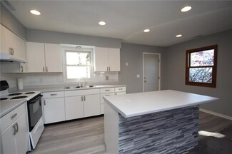 407 W High St, Colfax, IA 50054