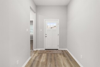 135 Oak Cluster Dr, Columbus, TX 78934