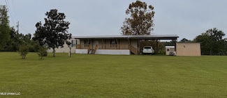 953 Bouie Rd, Carriere, MS 39426