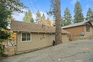 2493 Palo Alto Way, Running Springs, CA 92382