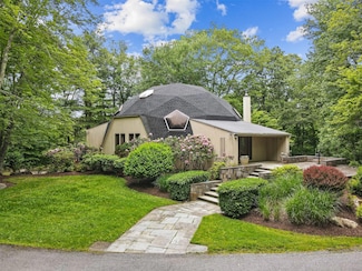 295 N Salem Rd, Waccabuc, NY 10597