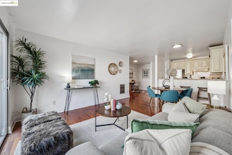 2005 Pleasant Valley Ave Unit 113, Oakland, CA 94611