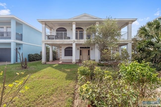 813 N Shore Dr, Port Isabel, TX 78578