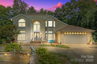 652 Avery Creek Rd, Arden, NC 28704
