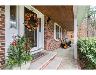 13 Meadowsweet Rd, West Newbury, MA 01985