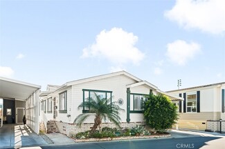 10681 Oak St Unit 51, Los Alamitos, CA 90720
