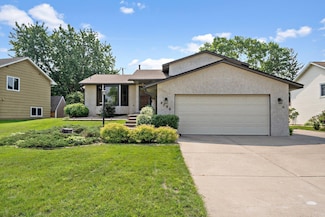 4796 Erickson Dr, New Hope, MN 55428