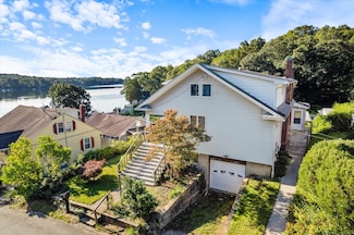 16 Hill Rd, East Lyme, CT 06333
