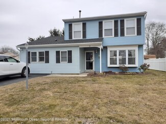35 Snowdrift Ln, Howell, NJ 07731