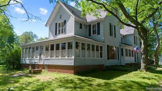 5390 Oak Hill Rd, Clarkston, MI 48348