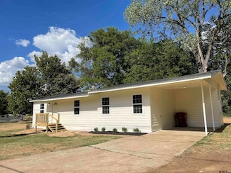 929 Holbrook St, Mount Vernon, TX 75457