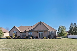 1720 Hollister Dr, Alcoa, TN 37701