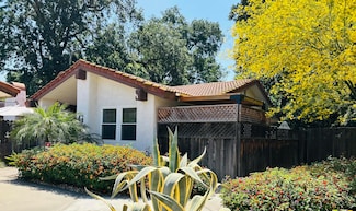 3929 W Hillsdale Ct, Visalia, CA 93291