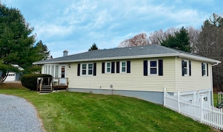 258 Harvest Hills Dr, North Bennington, VT 05257