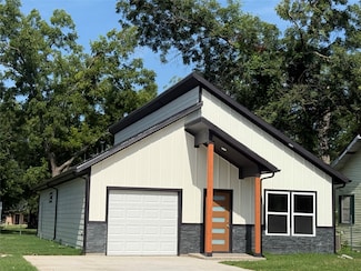 1311 S Walnut St, Sherman, TX 75090