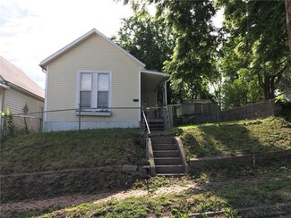 1109 N 13th St, Saint Joseph, MO 64501