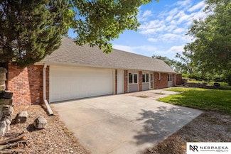 8600 Kendall St, Lincoln, NE 68526