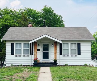 1209 S 30th St, Saint Joseph, MO 64507