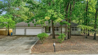 9 E Elvendon Dr, Bella Vista, AR 72715