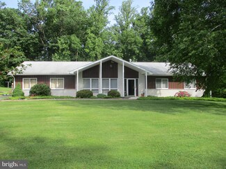 4683 Faraway Dr, Felton, PA 17322