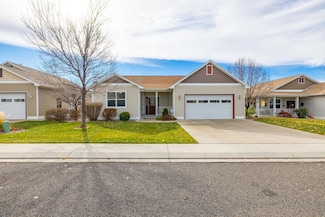 1206 Periwinkle Ln, Fruita, CO 81521