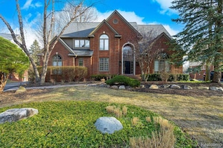 6264 Wildwood Ln, West Bloomfield, MI 48324