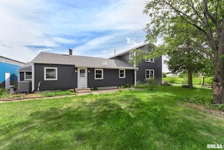 21669 235th Ave, Le Claire, IA 52753