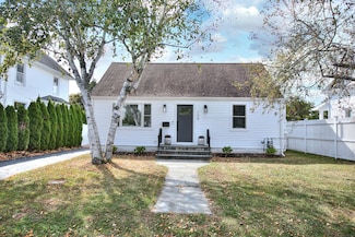 198 Blaine St, Fairfield, CT 06824