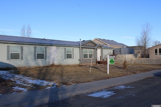 840 Willow Dr, Mountain View, WY 82939
