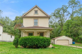 45 Charles St, Struthers, OH 44471