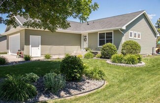 1515 Park Dr SE, East Grand Forks, MN 56721