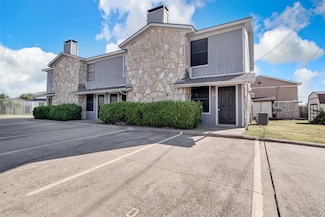 1403 Courtney Place Unit D, Cleburne, TX 76033