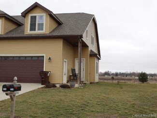 506 S Clover Ln, Auburn, IL 62615