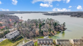 14021 Queens Harbor Rd, Charlotte, NC 28278