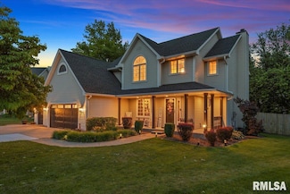 820 E Spruce St, Chatham, IL 62629