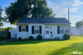 809 5th Ave, Camanche, IA 52730