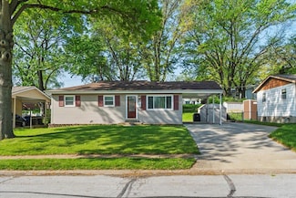 802 Undercliff Dr, Hazelwood, MO 63042