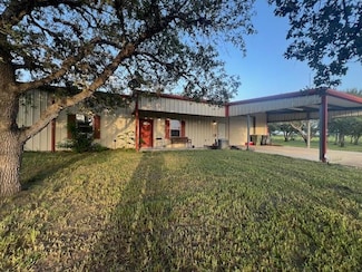 461 Lassman Rd, Goliad, TX 77963