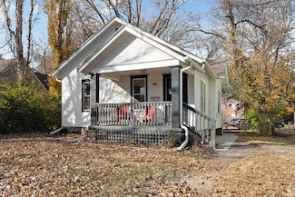 918 Bertrand St, Manhattan, KS 66502