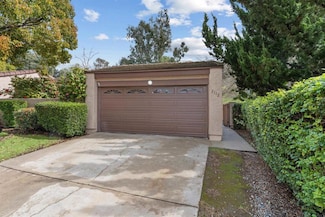 2112 David Dr, Escondido, CA 92026