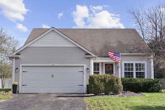 201 Fox Hall Dr, Pataskala, OH 43062