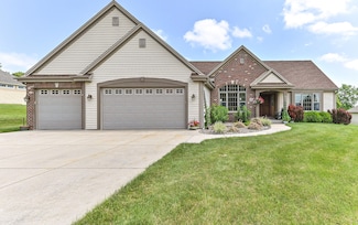 W235S8220 Scenic Dr, Big Bend, WI 53103